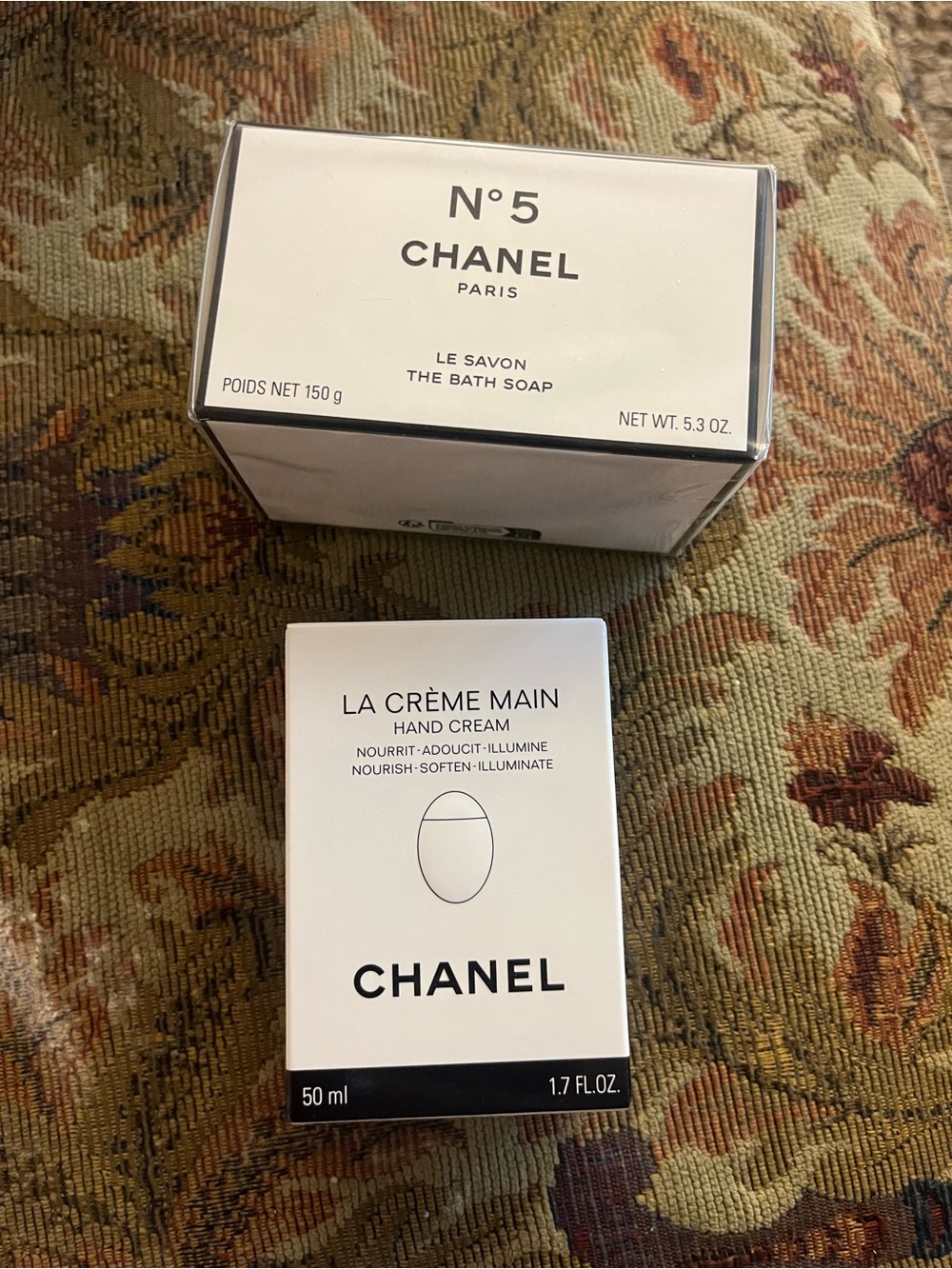 CHANEL N°5 Bath Soap & La Crème Main Hand Cream - White & Black Packaging - Picture 2 of 4